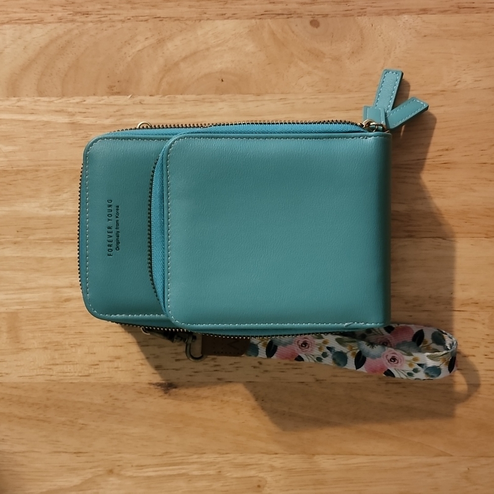 Green crossbody wallet